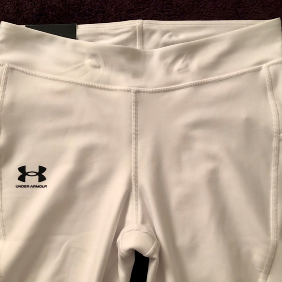 Under Armour Women's HeatGear Team Capris - Picture 3 of 8